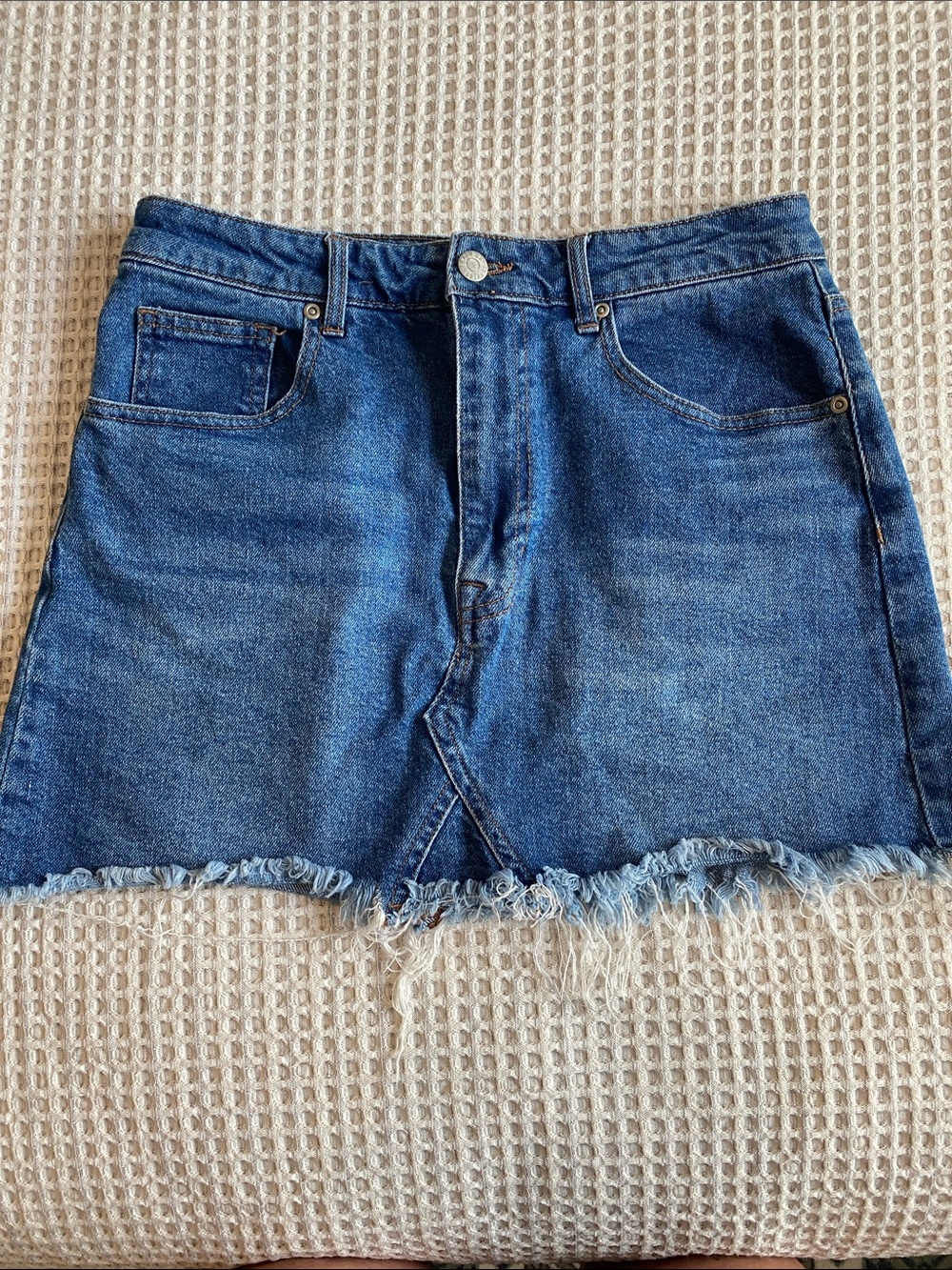 Denim Mini Skirt in Dark Blue - Casual Frayed Hem